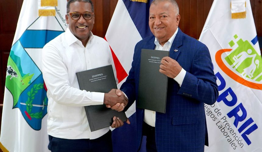IDOPPRIL y Ayuntamiento de San Cristóbal firman convenio de seguridad y salud laboral
