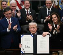 EE.UU. reabre su Gobierno tras 43 días de bloqueo; pone fin al cierre más largo de su historia