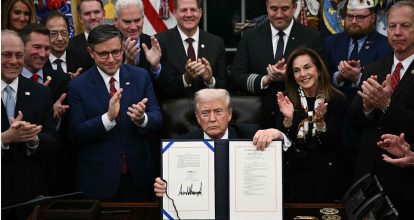 EE.UU. reabre su Gobierno tras 43 días de bloqueo; pone fin al cierre más largo de su historia