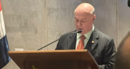 Hipólito Mejía señala en Costa Rica  advierte que el crimen organizado es “un huracán”