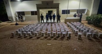 Autoridades decomisan más de 800 paquetes de presunta cocaína en Pedernales