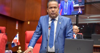 Senador Héctor Acosta destaca iniciativas legislativas y comunitarias