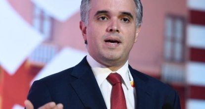 Ministro Luis Miguel De Camps reafirma su compromiso con una enseñanza de calidad en el Día Internacional de los Estudiantes