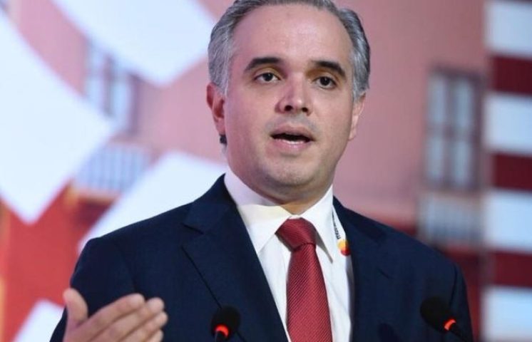 Ministro Luis Miguel De Camps reafirma su compromiso con una enseñanza de calidad en el Día Internacional de los Estudiantes