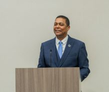 Víctor D’Aza anuncia retiro precandidatura presidencial por PRM