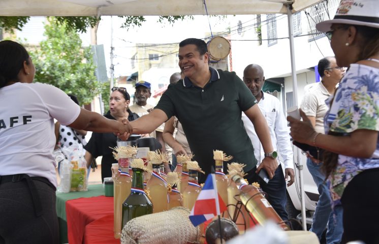 Tobías Crespo: “el político siempre debe estar vinculado 24/7 a la gente”