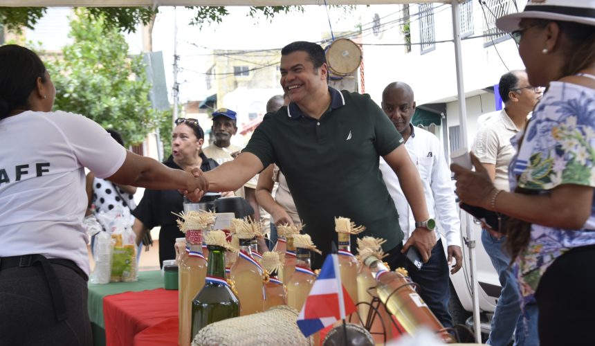 Tobías Crespo: “el político siempre debe estar vinculado 24/7 a la gente”