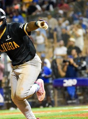¡Épico! Águilas dejan en el terreno a los Tigres del Licey
