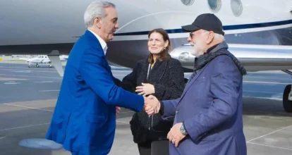 Abinader llega a california donde participará en reunión anual de Semiconductores