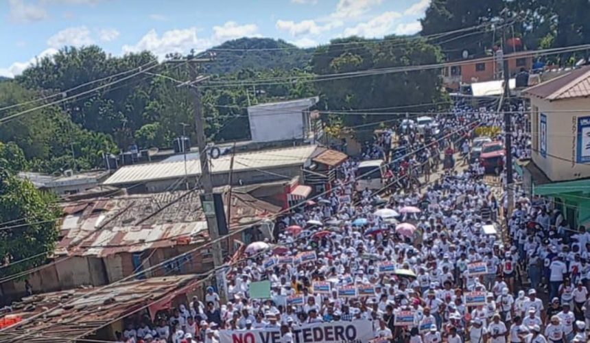 Residentes de La Cuaba protestan contra creación de vertedero