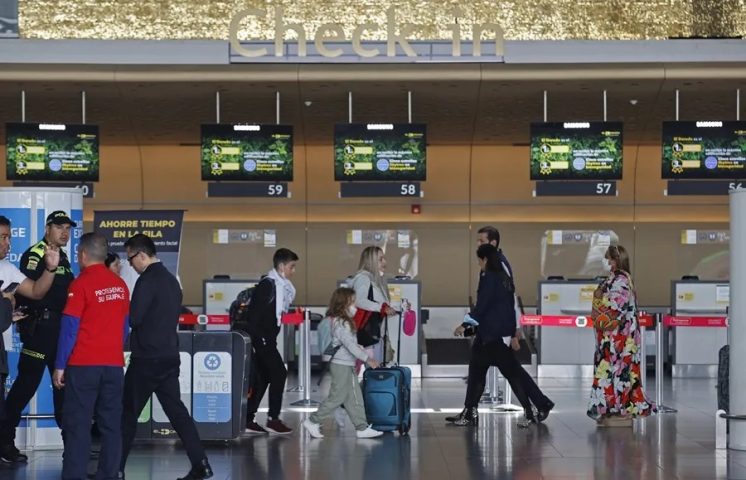 Unos 1.500 afectados en Colombia por la alerta de EE.UU. en la zona aérea de Venezuela