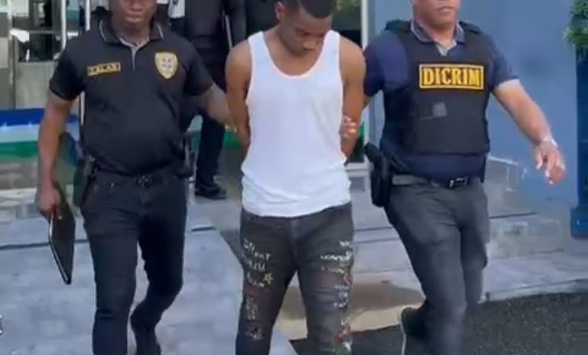 PN apresa a dos presuntos delincuentes 