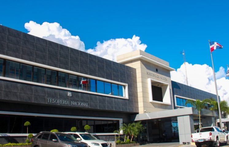 Los pensionados, militares y la Policía Nacional serán los primeros en cobrar  Regalía Pascual