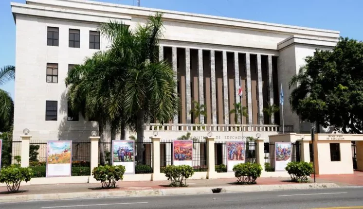 Educación inicia la primera fase de evaluación docente 2025