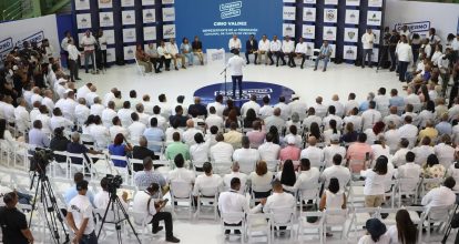 Abinader anuncia soluciones a problemas de alcantarillado, agua potable y electricidad en Higüey