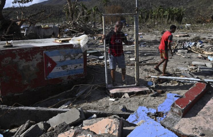 Gobierno cubano reporta más de 45 mil viviendas afectadas tras paso del huracán Melissa