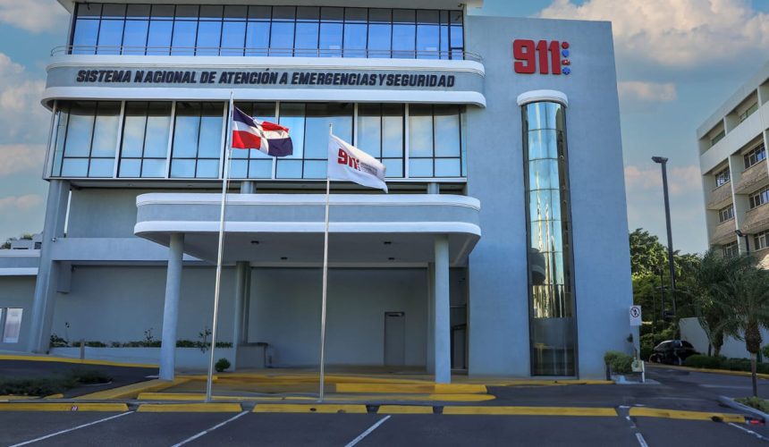 911 coordina asistencia de incendio de establecimiento comercial del DN