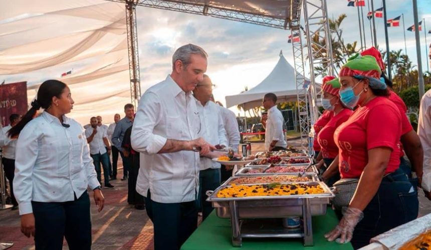 Gobierno lanza “Navidad 360”, con más de 15 millones de raciones y apoyo a familias vulnerables