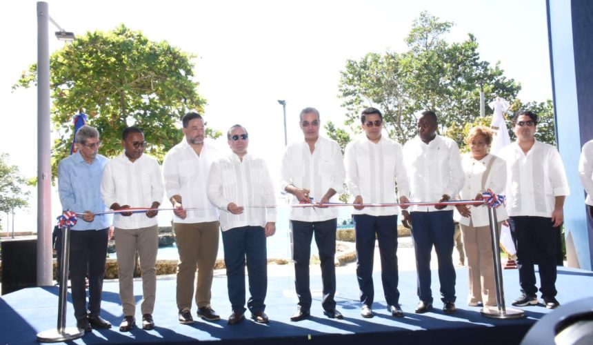 Presidente Abinader y ministro Collado inauguran remodelado parque submarino La Caleta