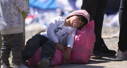 Denuncian que niños migrantes de tres años acuden solos ante jueces migratorios en Arizona