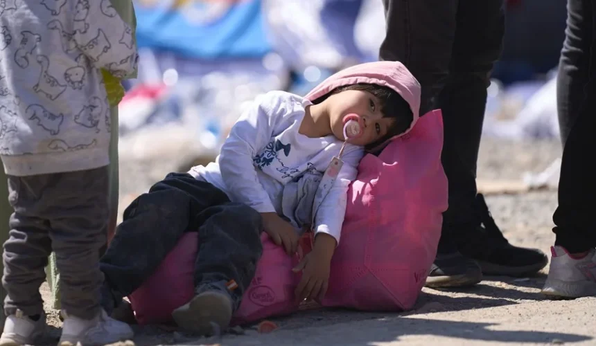 Denuncian que niños migrantes de tres años acuden solos ante jueces migratorios en Arizona