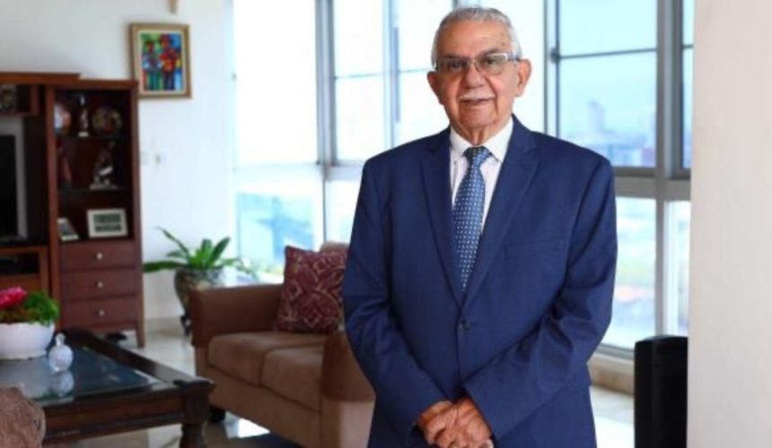 Presidente Abinader instruye crear comisión para mayores controles en Senasa y designará a Arismendi Díaz Santana como coordinador