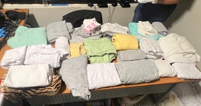 Arrestan ciudadanos francés en el AILA transportando supuesta cocaína en prendas de vestir