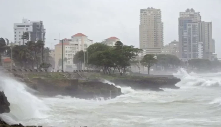 COE mantiene advertencia marítima en la costa norte por 48 horas