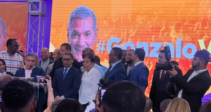 Cientos de peledeistas anuncian aspiraciones presidenciales de Gonzalo Castillo