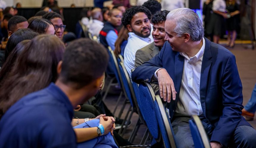 Luis Miguel De Camps impulsa el liderazgo estudiantil como motor para construir un país más justo y sostenible