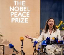 Machado dice que trabaja con el gobierno de EEUU pero no está implicada en sus operaciones