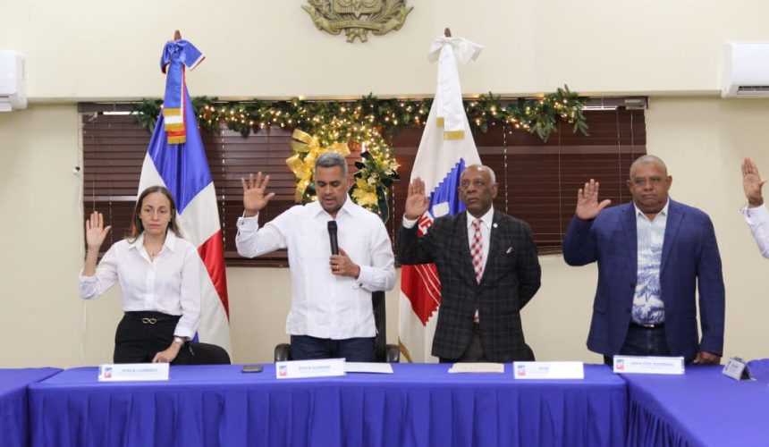 INPOSDOM rescata su historia: juramenta comisión de alto nivel para conmemorar 175 años del servicio postal