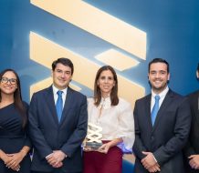 United Capital gana premio a “Transacción Innovadora” en los Premios BVRD 2025