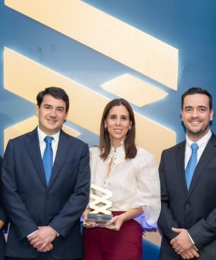 United Capital gana premio a “Transacción Innovadora” en los Premios BVRD 2025