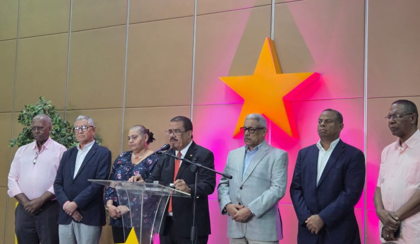 PLD denuncia que la cena navideña se triplicó y alcanza RD$16,825 en 2025