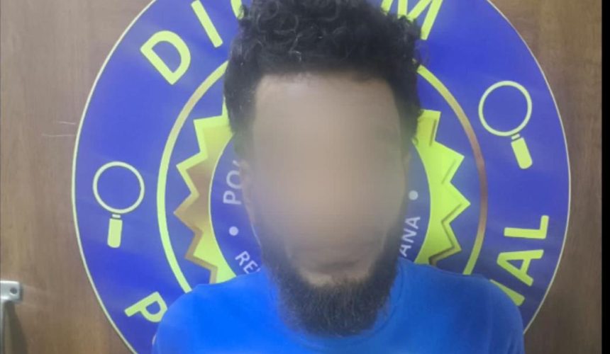Policía apresa a “Deivy La Rata” por robo en residencia en Santiago