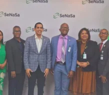 Presidente del CMD se reúne con director de Senasa para tratar pagos y derechos de los médicos