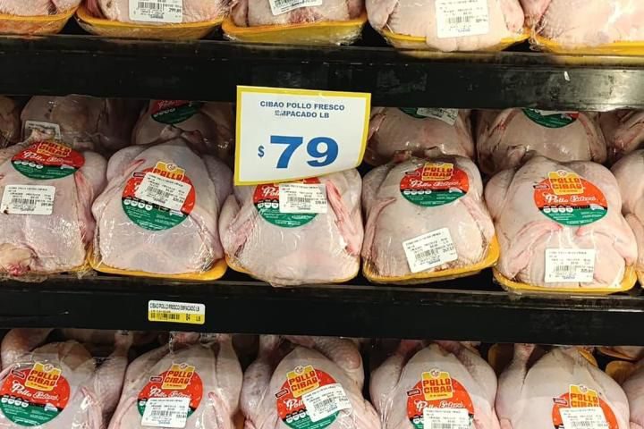 El precio del pollo se sitúa en RD$79 la libra en supermercados durante la temporada navideña, según industria avícola