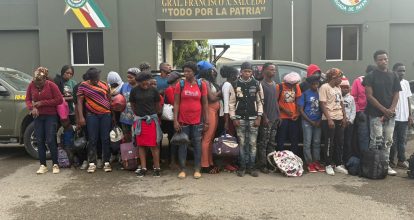 Drones del Ejército detectan 34 haitianos indocumentados ocultos en una construcción en Dajabón