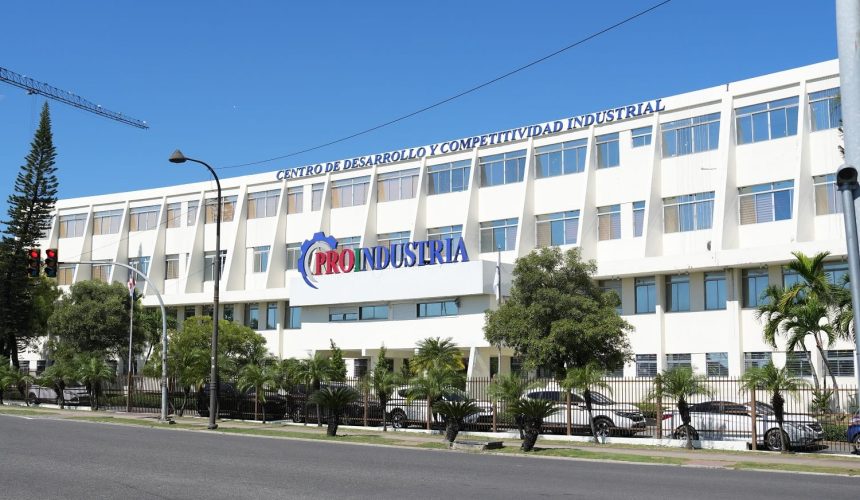 Proindustria consolida avances estratégicos en desarrollo industrial, empleo e innovación en 2025