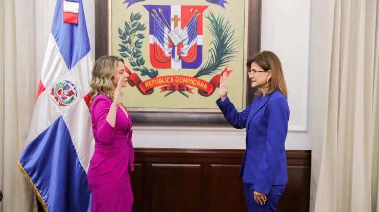 Gloria Reyes es juramentada como nueva ministra de la Mujer