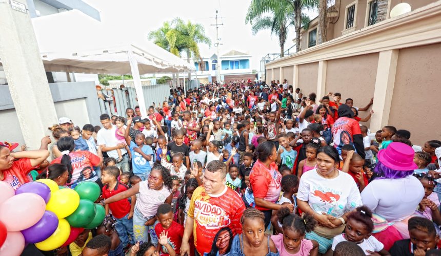 Diputada Leyvi Bautista celebra el Día de Reyes con entrega de juguetes en SDO