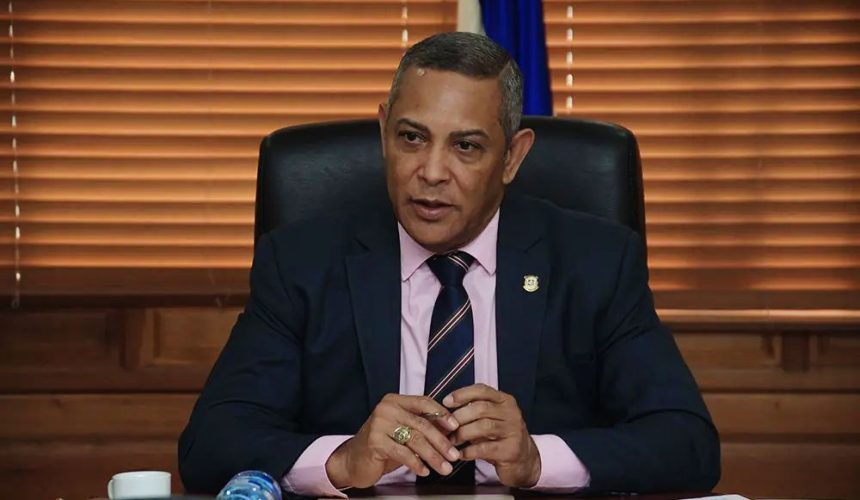 Reconocen a Franklin Romero como senador destacado en 2025