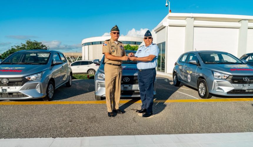 Ministerio de Defensa fortalece la formación técnica de las Escuelas Vocacionales con entrega de nuevos vehículos