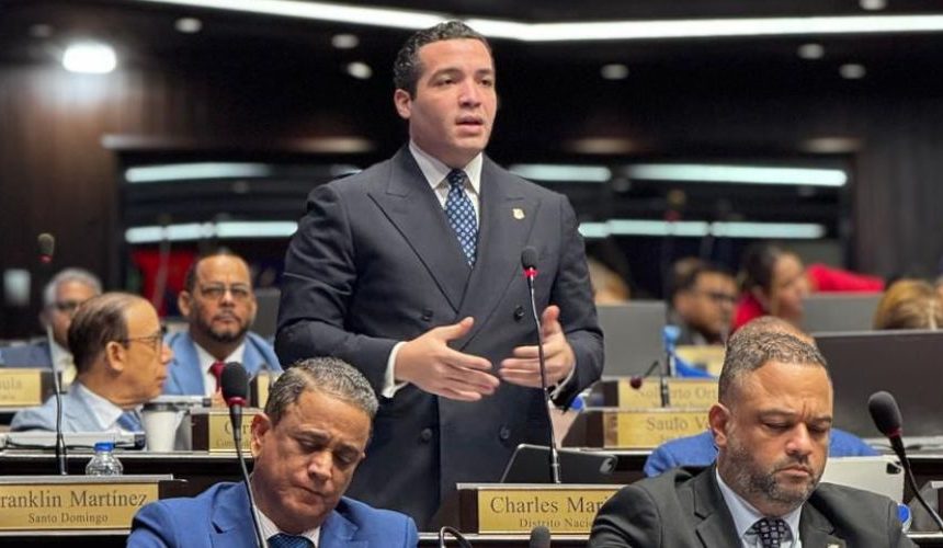Charlie Mariotti Jr. se consolida como una de las nuevas caras de la oposición dominicana