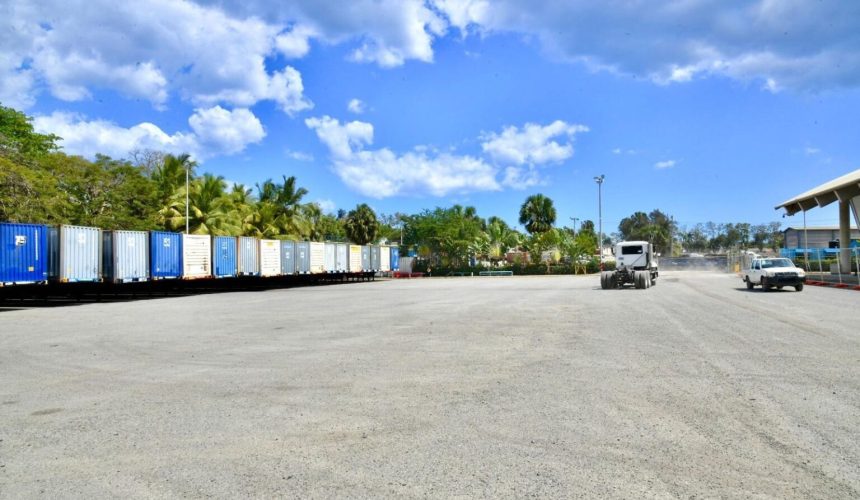 Empresa logística informa fallecimiento de conductor de camión tras caer al río Ozama