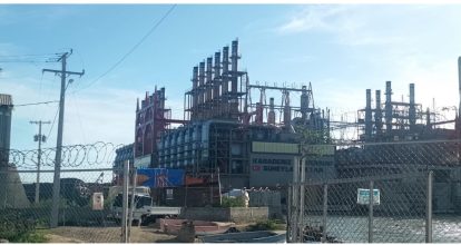 Medio Ambiente investiga denuncia de contaminación cerca de barcazas en Azua