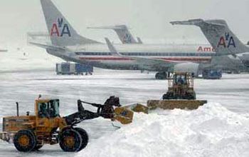 Tormenta de nieve obliga a suspender vuelos en aeropuertos de Nueva York