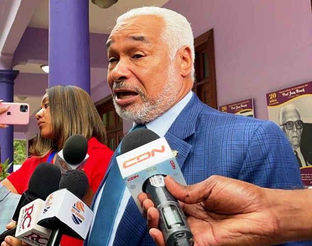 Radhamés Camacho advierte sobre la crisis del sistema educativo