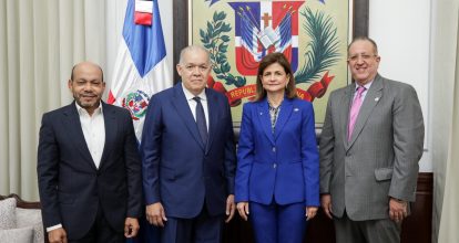 Raquel Peña juramenta a Pedro Urrutia como nuevo director de la DGII